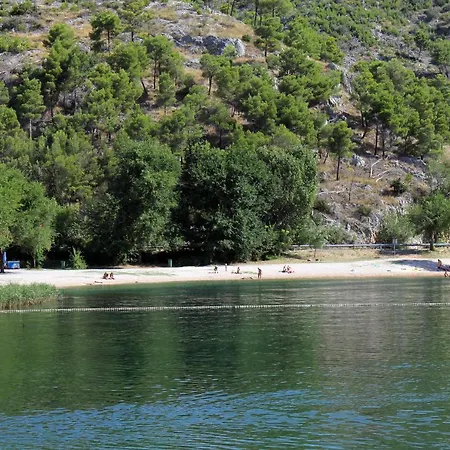 בית נופש Family Friendly House With A Swimming Pool Puljane, Krka - 11688